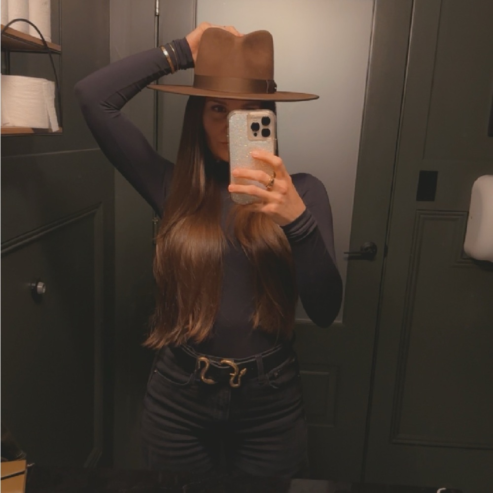 Meet your Posher, Caelyn